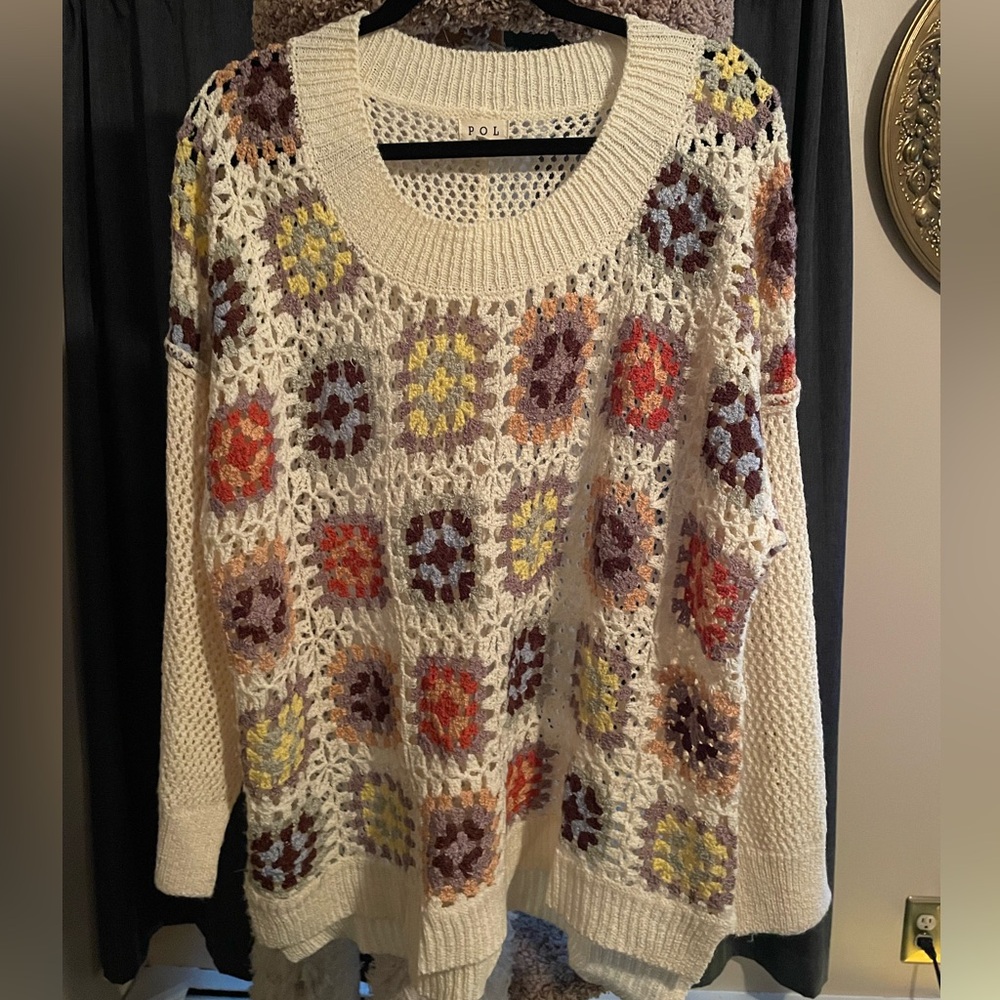 Pol crochet sweater